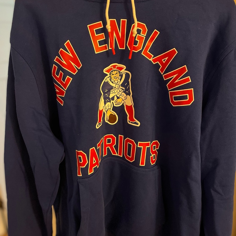 Nike NFL Men’s New England Patriots Sweatshirt